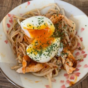 もやしとささみのキムチ風味ナムル